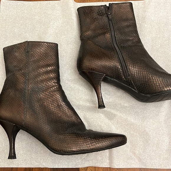 Women’s Stuart Weitzman boots. Python, or some kind of snake leather. - Picture 3 of 14
